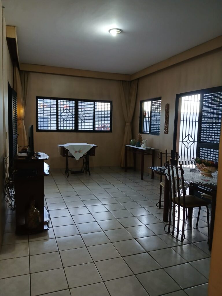 Casa Comercial à Venda no Bairro Ininga Teresina