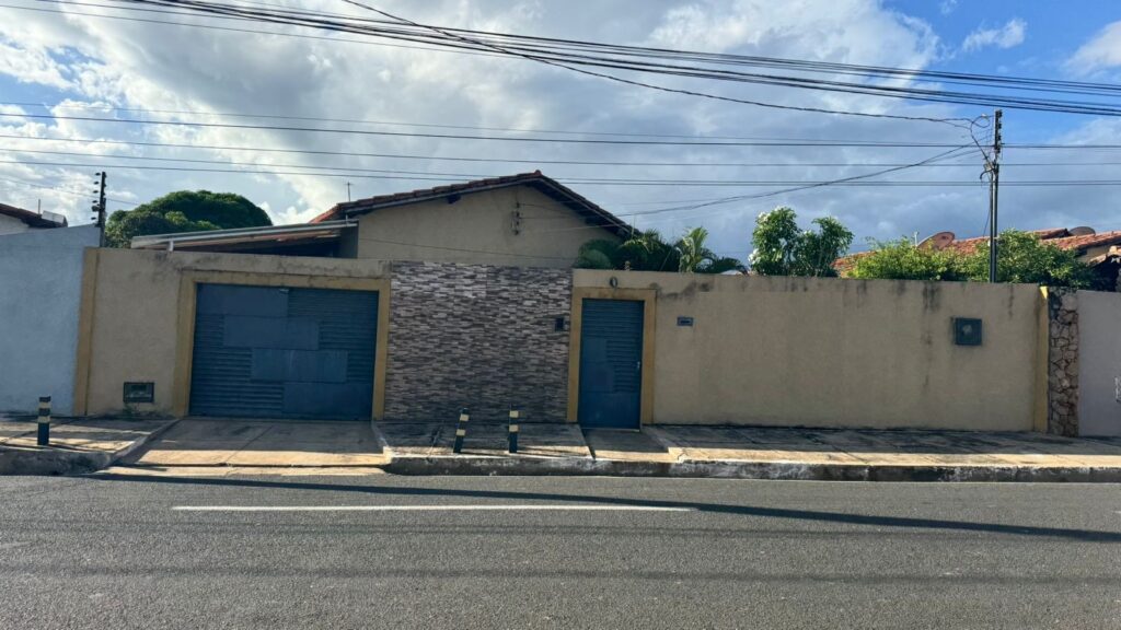 Casa Comercial à Venda no Bairro Ininga Teresina