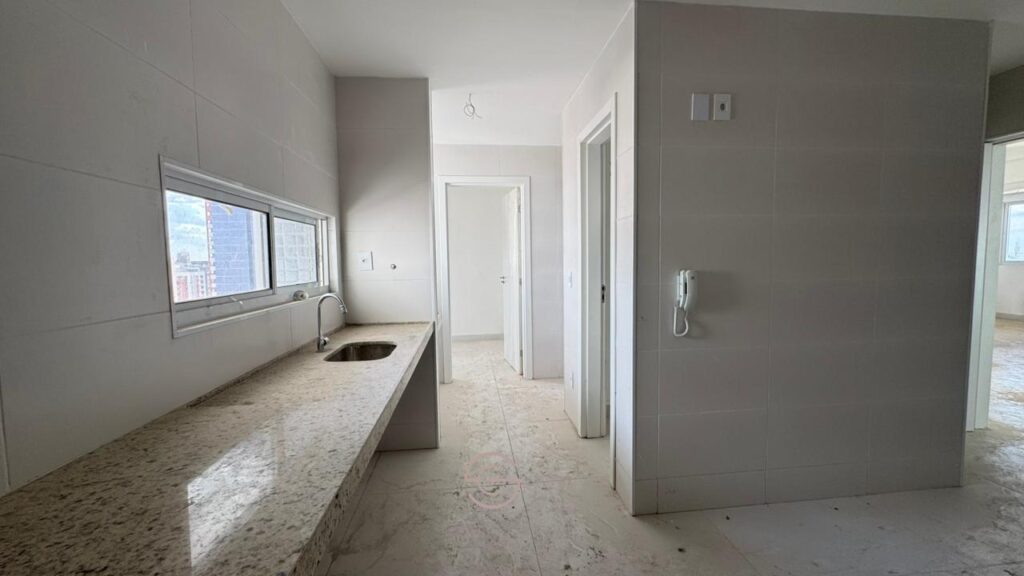 Apartamento com 4 quartos no Jóquei, Teresina